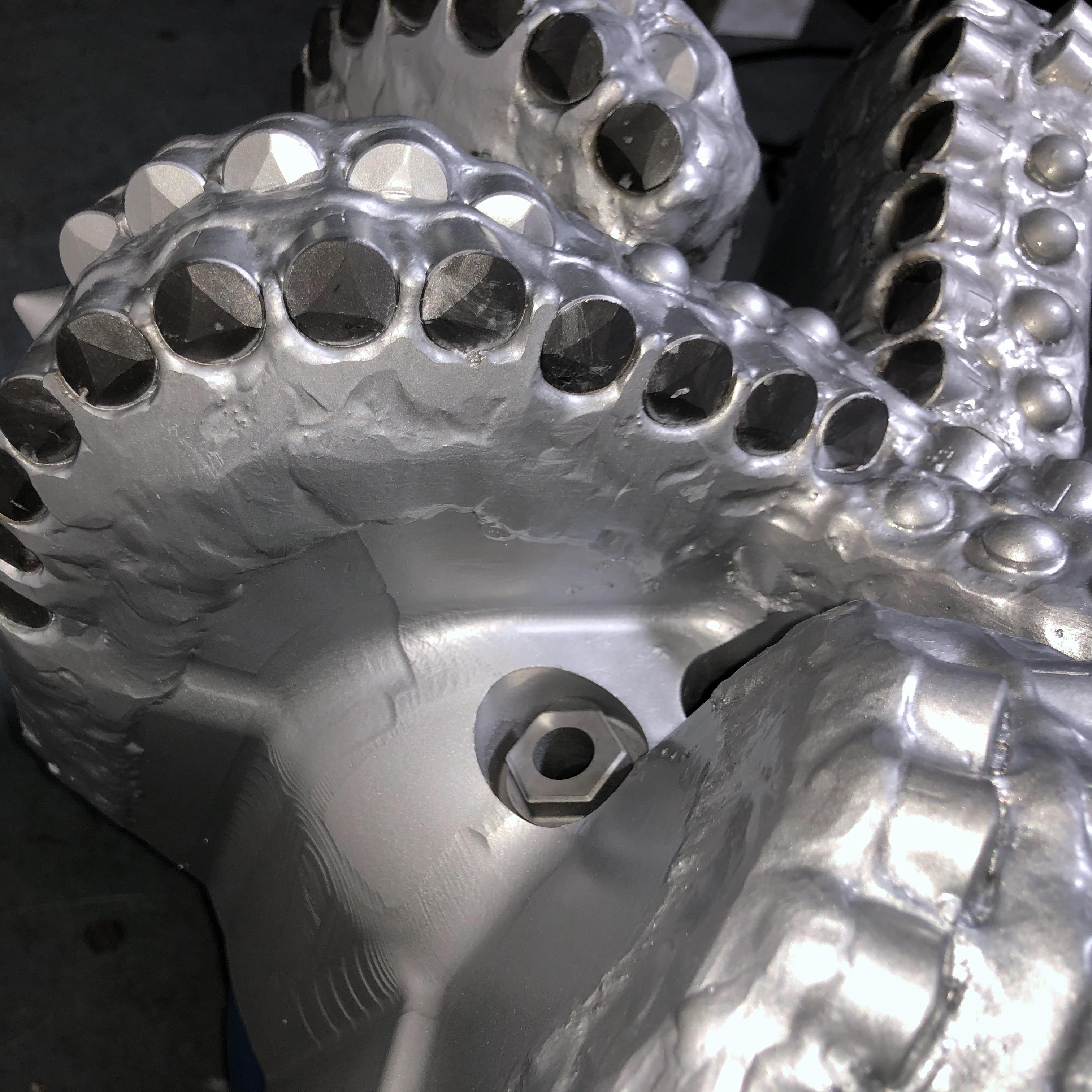 API Rock Bit  13.5 Inch 9 Nozzles  Pdc Cutter  Bit of Rock Drilling Tools