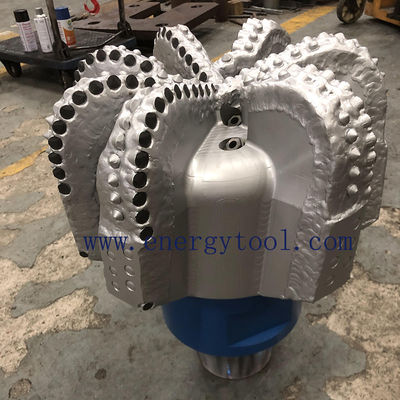 La section de roche 17-1/2 pouces 7 lames diamant PDC forage un peu de corps en acier