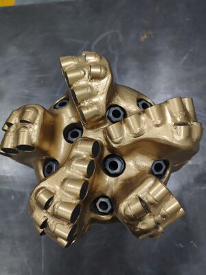 Foret de forage de puits de pétrole à insert diamant PDC M516 Matrix Body de 215,9 mm