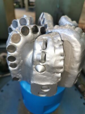 Foret de forage pétrolier et gazier diamant PDC à corps en acier de 5,875 pouces