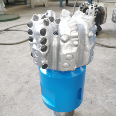 5 7/8 pouces Corps en acier 7 lames PDC Diamant Forage Bit pour le puits de pétrole et de gaz