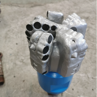 5-1/2 Inch Diameter 5 Blade PDC Matrix Body API Drilling Rig Bit